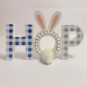 🐇 Super cute! 'HOP' Easter Sign